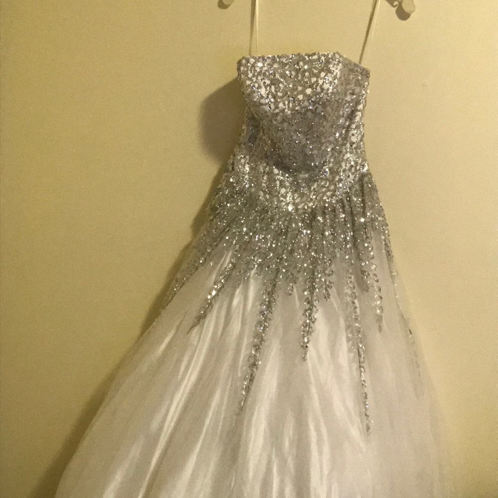 Prom/ wedding dress